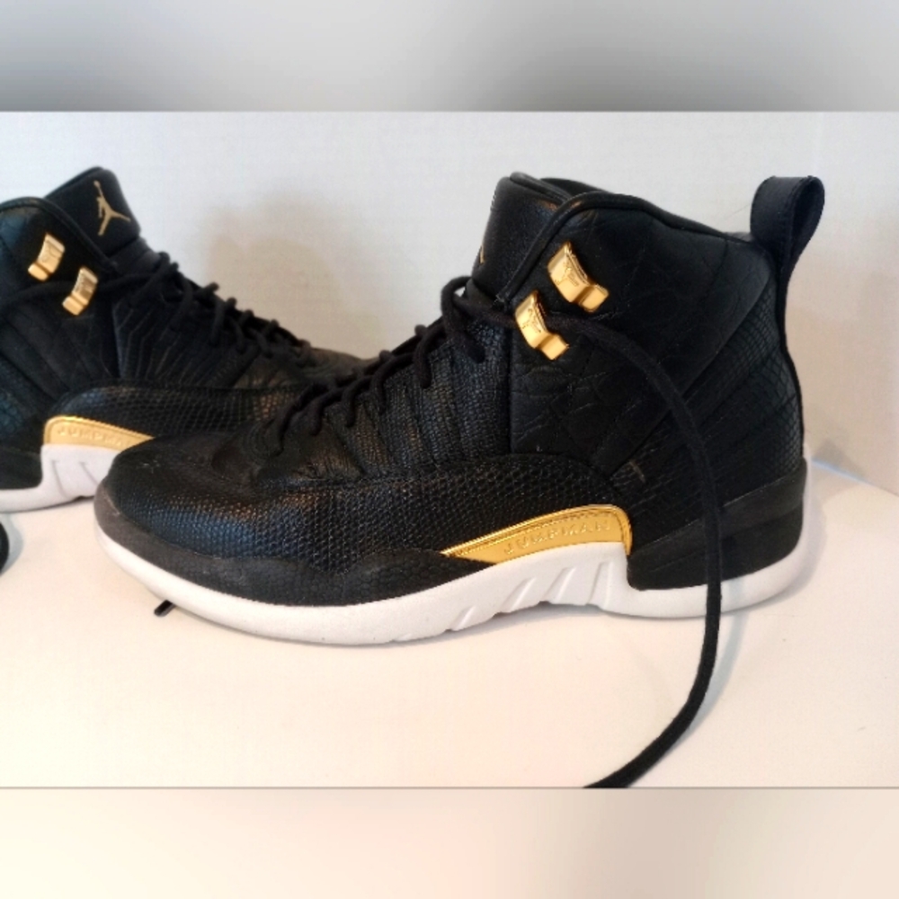 Jordan Black and Gold Men's Athletic Shoes